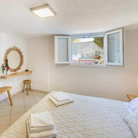 Vitamine Sea House - Island Living Paros