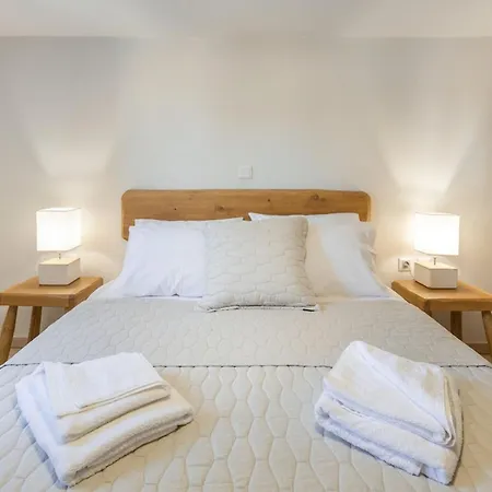 Vitamine Sea House - Island Living Paros Parasporos